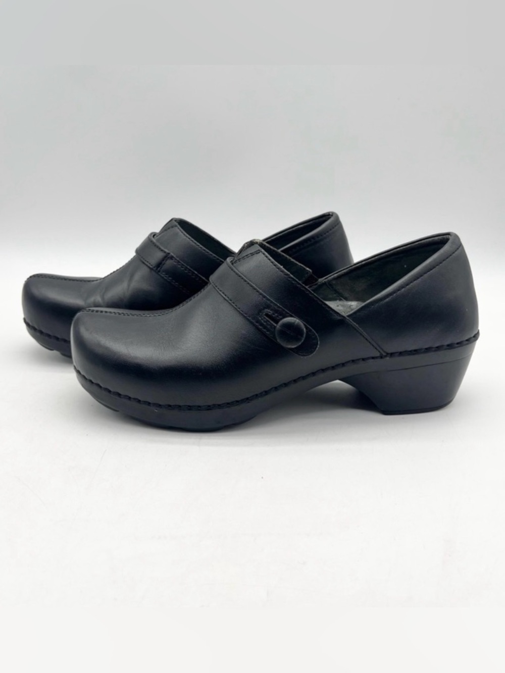 Dansko Solitude Slip-on Leather Clogs Mules Nursing Shoes Black Size 41 (11)
